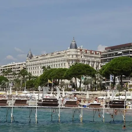 Apartman Very Nice Flat 4 Pax 2 Bedrooms + Terrace + Pool Antibes